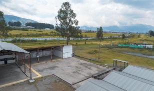 Galpón y bodegas de Tipo Industrial Parque Industrial Sector Eternit Guamaní 
