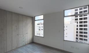 Departamento en venta, Edificio Moscú, Sector República del Salvador, Quito