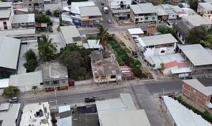 Terreno con casa en venta en Manta, Lotización el Porvenir, Calle J-3 Y J-8 Esquina