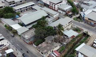 Terreno con casa en venta en Manta, Lotización el Porvenir, Calle J-3 Y J-8 Esquina