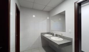 Oficina en venta en Av. 10 de Agosto N37-99 y Barón de Carondelet, Quito