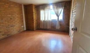 Casa de 3 Niveles en Urbanización Privada – Espacio, Seguridad y Confort en Cuenca