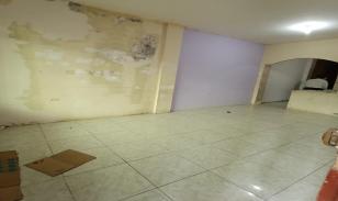 Casa de dos pisos en venta en Quevedo