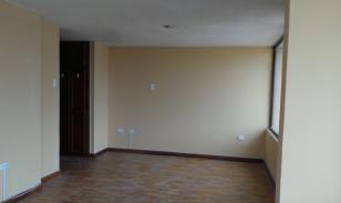 Casa de 3 plantas en el Condado