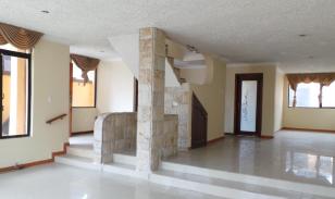 Casa de 3 plantas en el Condado