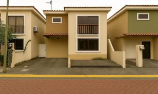 Casa en Sur de Babahoyo en Urbanización Valle Verde