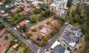 Terreno premium en Monteserrín con potencial para 5 residencias exclusivas