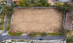 Terreno premium en Monteserrín con potencial para 5 residencias exclusivas